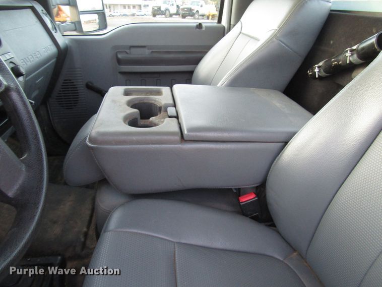 image for item DH8284 2013 Ford F250 Super Duty utility bed pickup truck