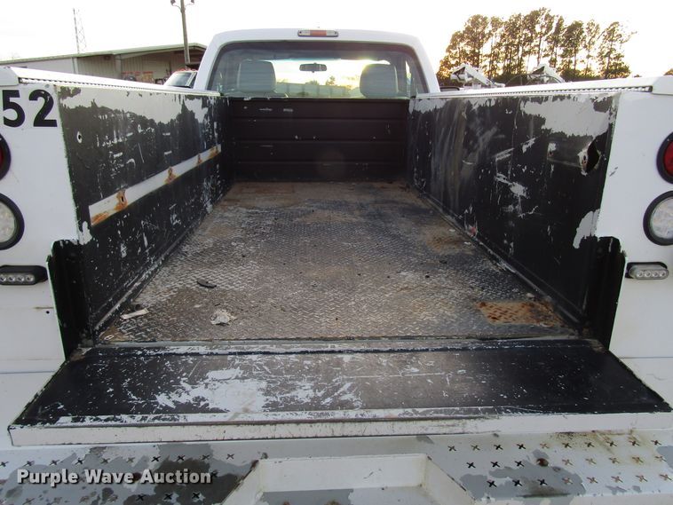 image for item DH8284 2013 Ford F250 Super Duty utility bed pickup truck