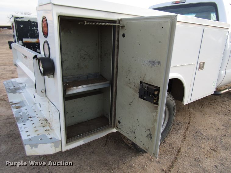 image for item DH8284 2013 Ford F250 Super Duty utility bed pickup truck