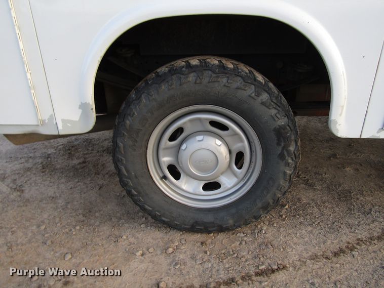 image for item DH8284 2013 Ford F250 Super Duty utility bed pickup truck