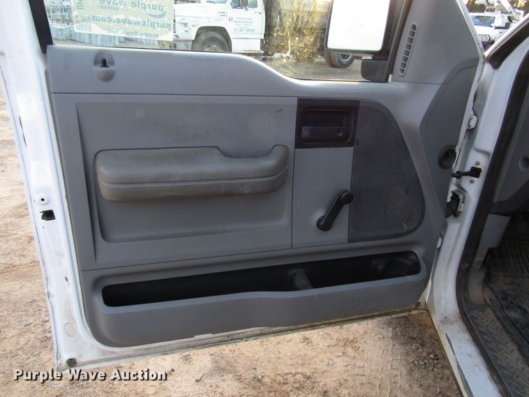 image for item DH8285 2007 Ford F150 SuperCab pickup truck