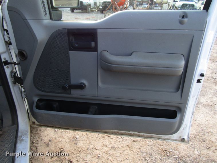 image for item DH8285 2007 Ford F150 SuperCab pickup truck