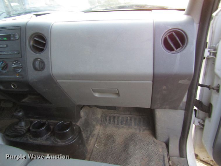 image for item DH8285 2007 Ford F150 SuperCab pickup truck