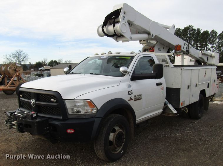 image for item DH8286 2013 Dodge Ram 5500 bucket truck