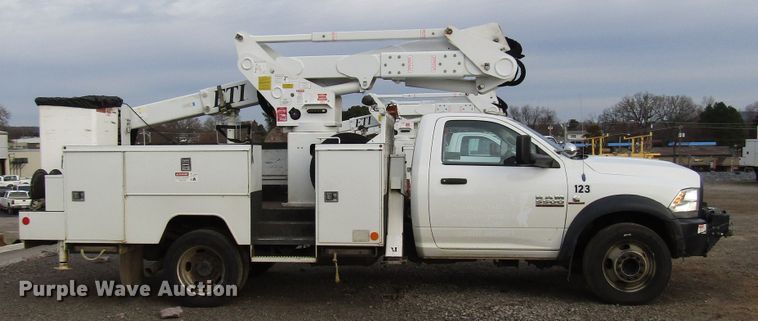 image for item DH8286 2013 Dodge Ram 5500 bucket truck