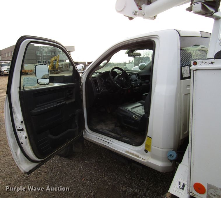 image for item DH8286 2013 Dodge Ram 5500 bucket truck