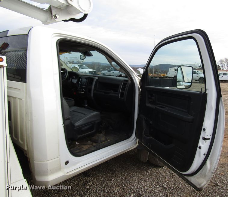 image for item DH8286 2013 Dodge Ram 5500 bucket truck