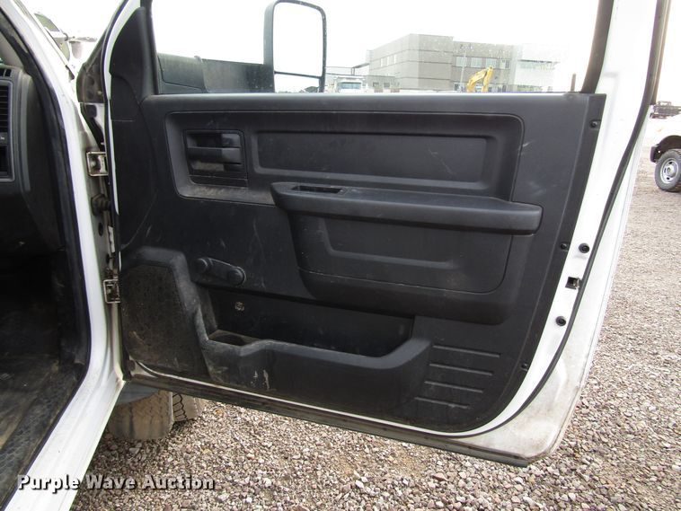 image for item DH8286 2013 Dodge Ram 5500 bucket truck