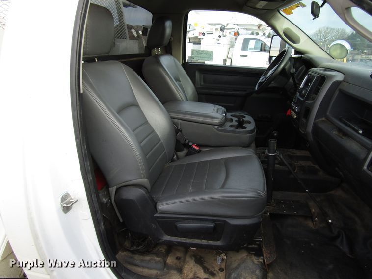 image for item DH8286 2013 Dodge Ram 5500 bucket truck