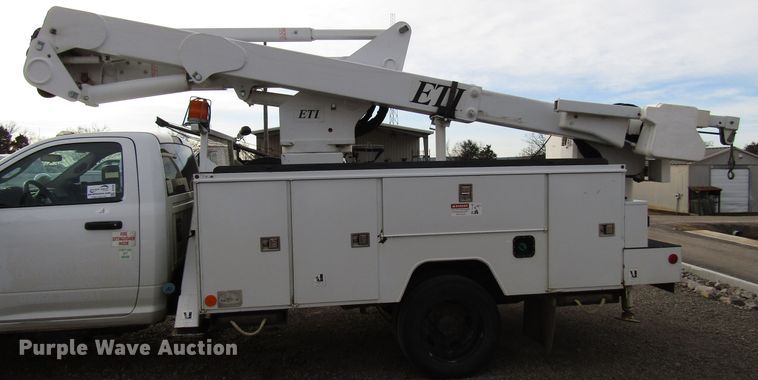 image for item DH8286 2013 Dodge Ram 5500 bucket truck