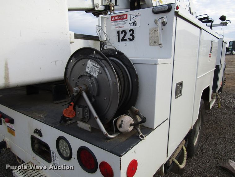 image for item DH8286 2013 Dodge Ram 5500 bucket truck