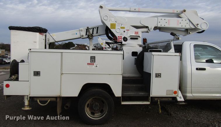 image for item DH8286 2013 Dodge Ram 5500 bucket truck