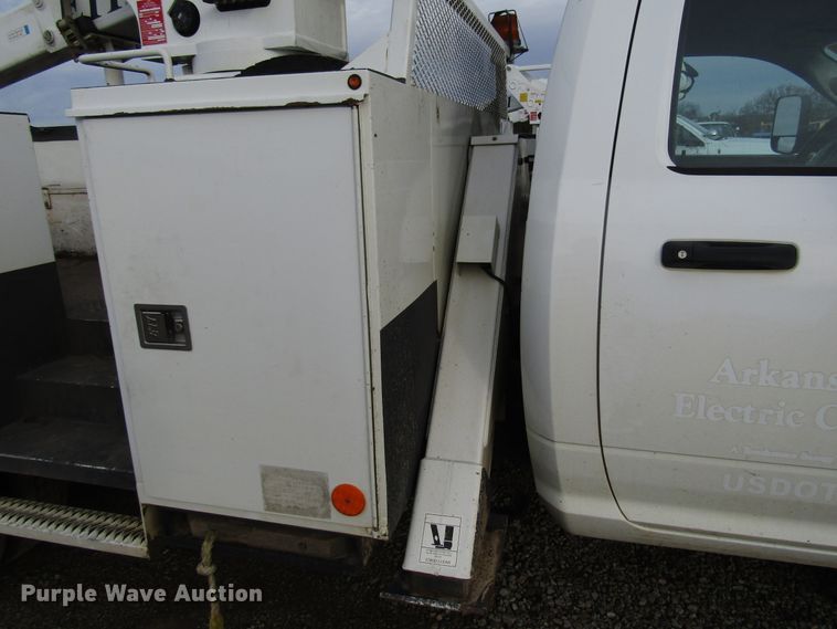 image for item DH8286 2013 Dodge Ram 5500 bucket truck