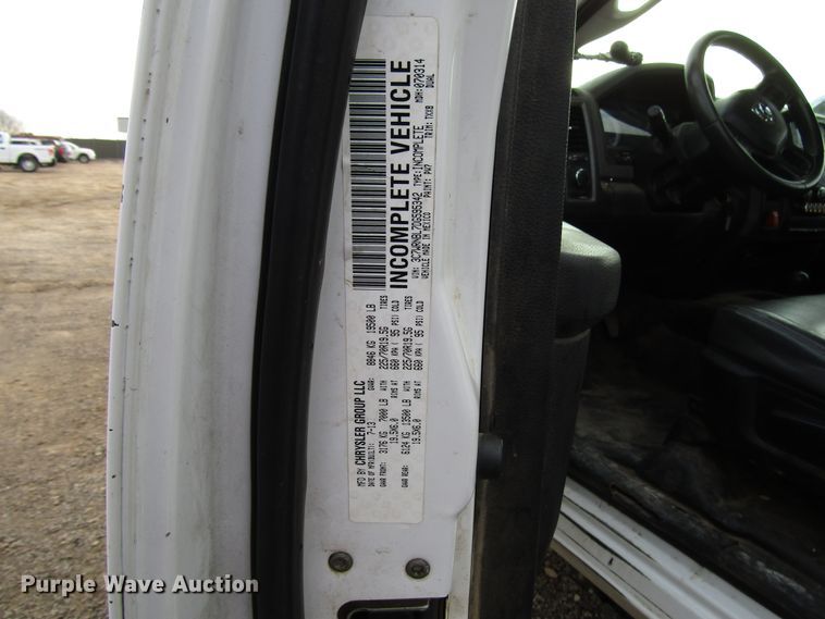 image for item DH8286 2013 Dodge Ram 5500 bucket truck