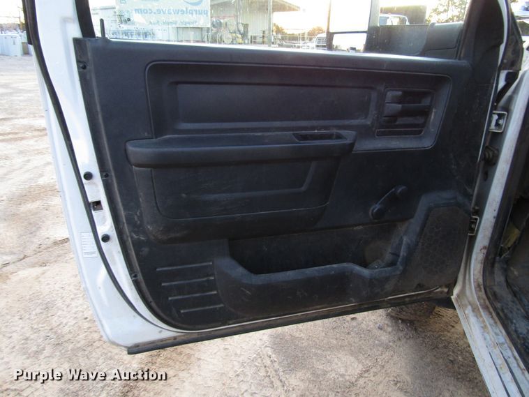 image for item DH8287 2013 Dodge Ram 5500 bucket truck