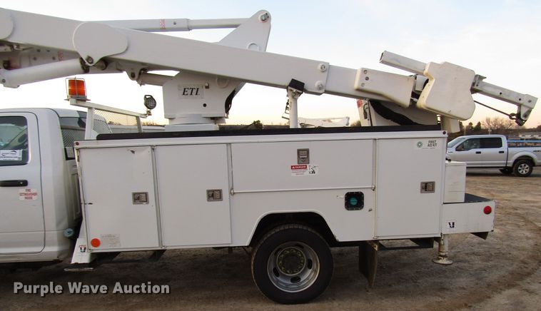 image for item DH8287 2013 Dodge Ram 5500 bucket truck