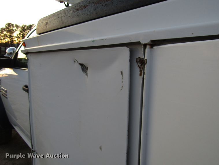 image for item DH8287 2013 Dodge Ram 5500 bucket truck