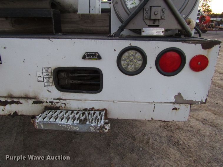 image for item DH8287 2013 Dodge Ram 5500 bucket truck