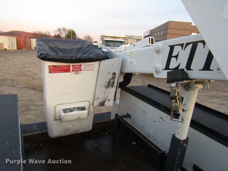 image for item DH8287 2013 Dodge Ram 5500 bucket truck