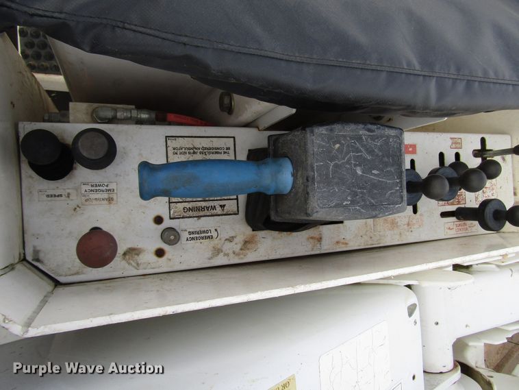 image for item DH8288 2012 Dodge Ram 5500 bucket truck