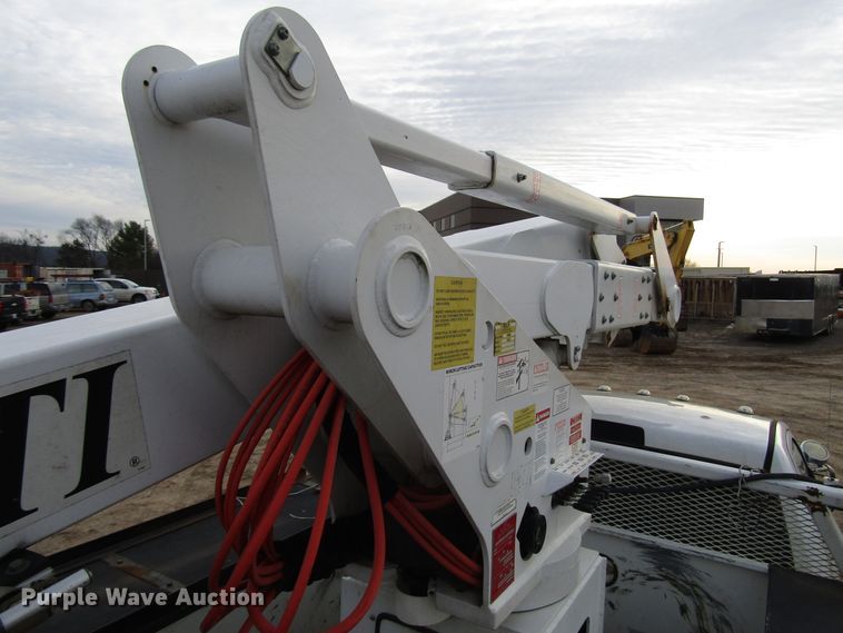 image for item DH8288 2012 Dodge Ram 5500 bucket truck