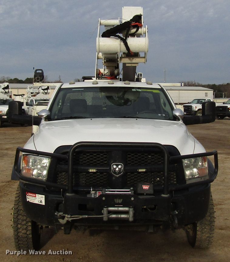 image for item DH8289 2014 Dodge Ram 5500 bucket truck