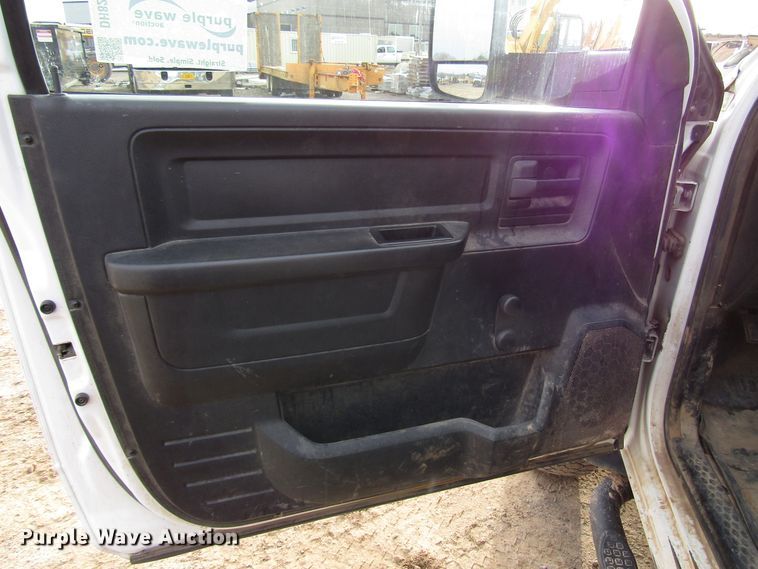 image for item DH8289 2014 Dodge Ram 5500 bucket truck