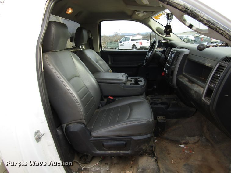 image for item DH8289 2014 Dodge Ram 5500 bucket truck