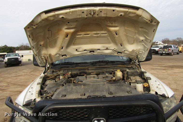 image for item DH8289 2014 Dodge Ram 5500 bucket truck