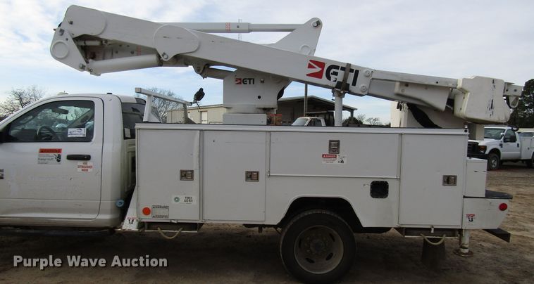 image for item DH8289 2014 Dodge Ram 5500 bucket truck