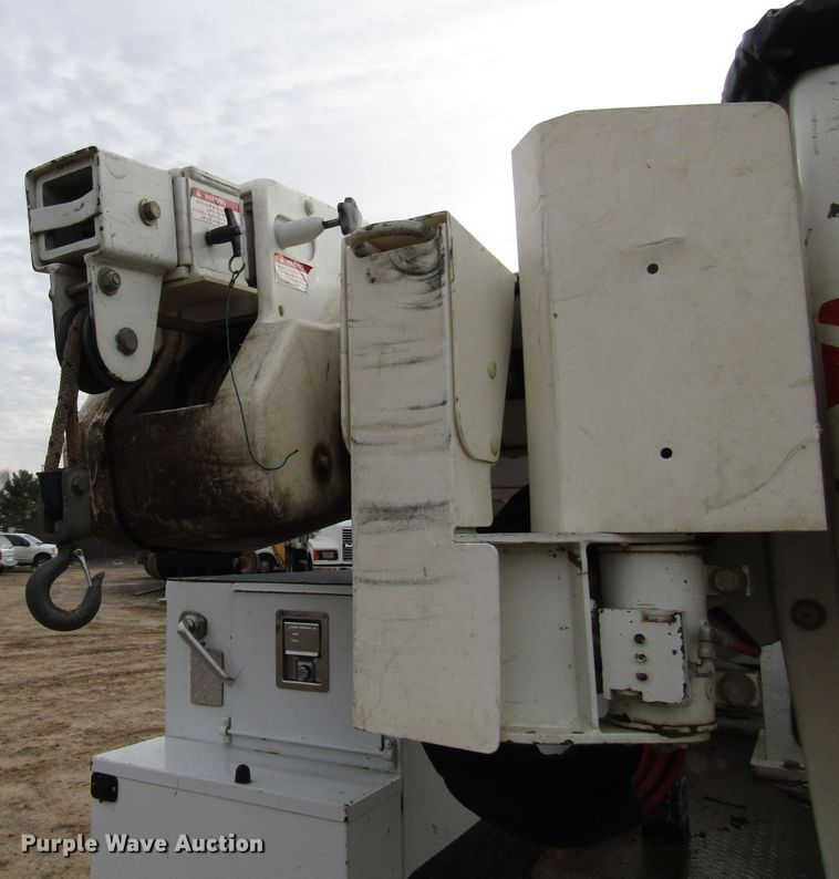 image for item DH8289 2014 Dodge Ram 5500 bucket truck