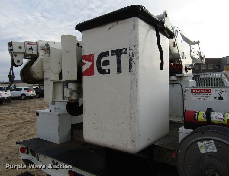 image for item DH8289 2014 Dodge Ram 5500 bucket truck