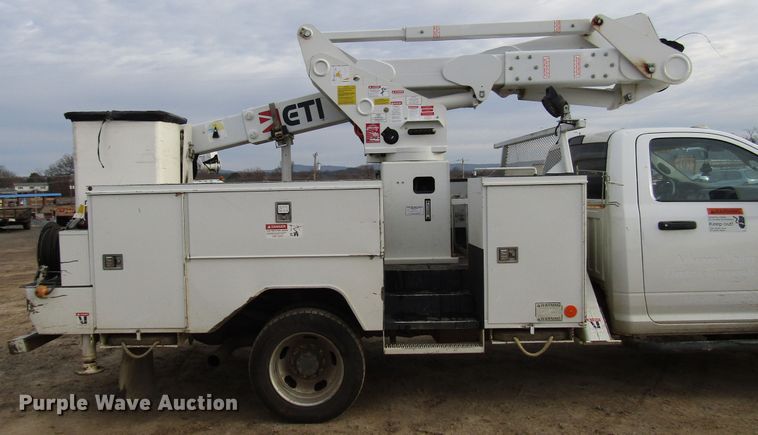 image for item DH8289 2014 Dodge Ram 5500 bucket truck