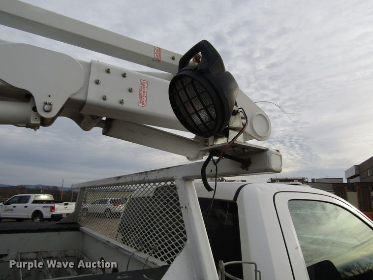 image for item DH8289 2014 Dodge Ram 5500 bucket truck
