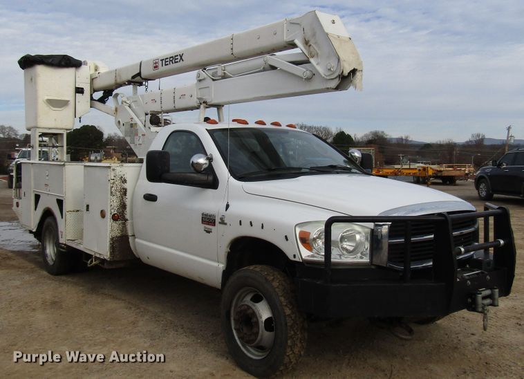 image for item DH8291 2010 Dodge Ram 5500 bucket truck