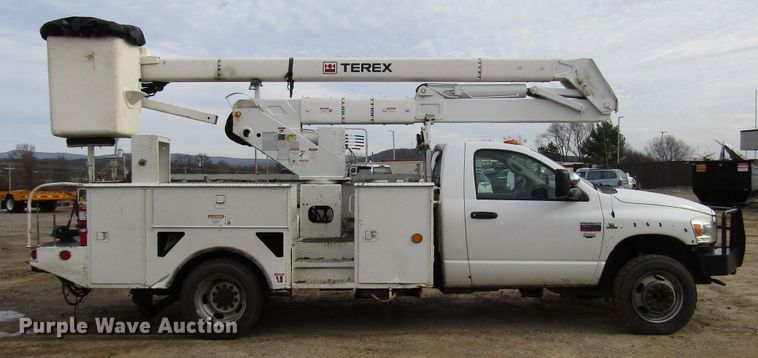 image for item DH8291 2010 Dodge Ram 5500 bucket truck
