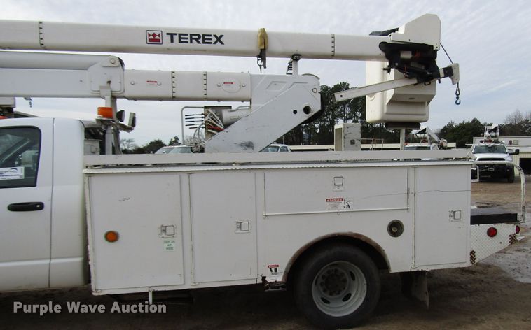 image for item DH8291 2010 Dodge Ram 5500 bucket truck