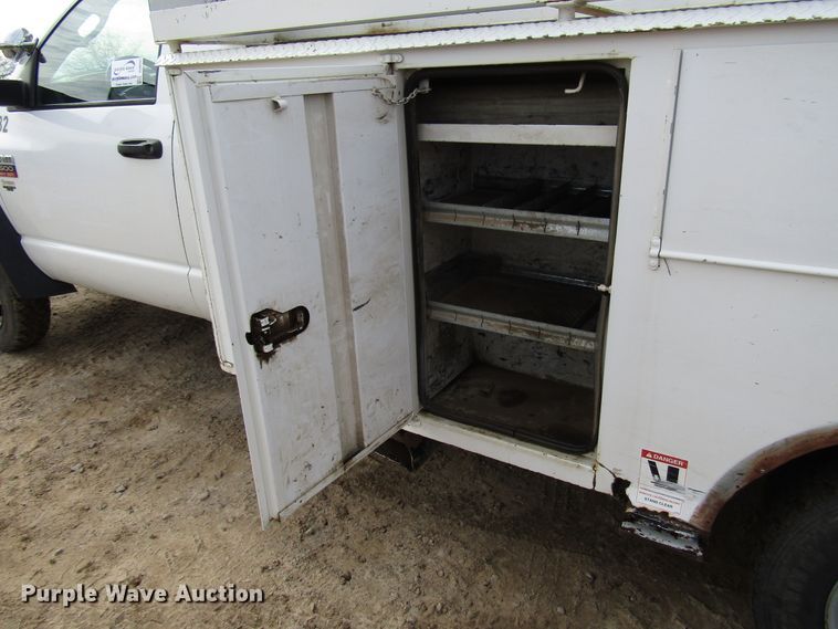 image for item DH8291 2010 Dodge Ram 5500 bucket truck