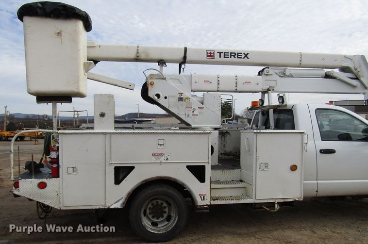 image for item DH8291 2010 Dodge Ram 5500 bucket truck