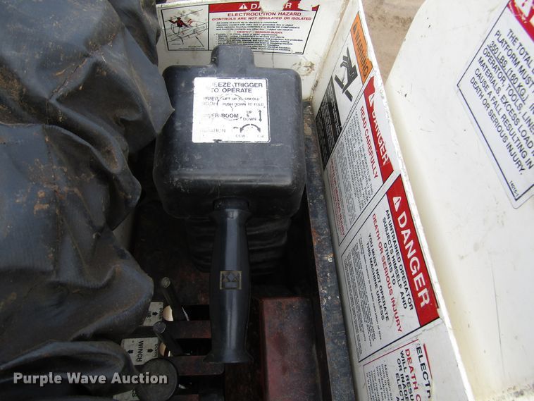 image for item DH8291 2010 Dodge Ram 5500 bucket truck