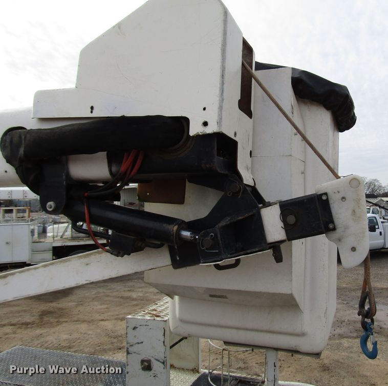 image for item DH8291 2010 Dodge Ram 5500 bucket truck