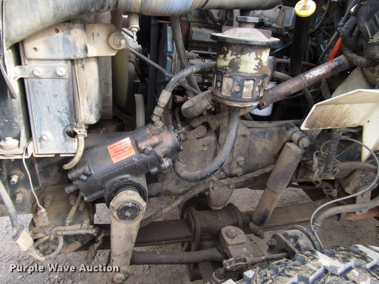 image for item DH8292 2004 International 7300 bucket truck