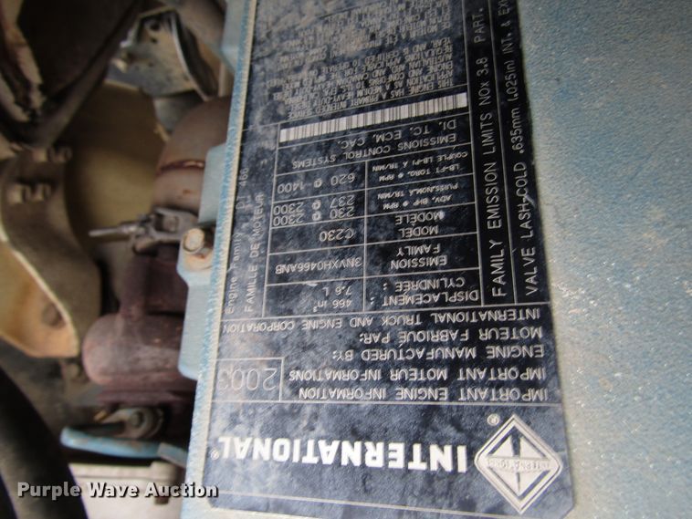 image for item DH8292 2004 International 7300 bucket truck