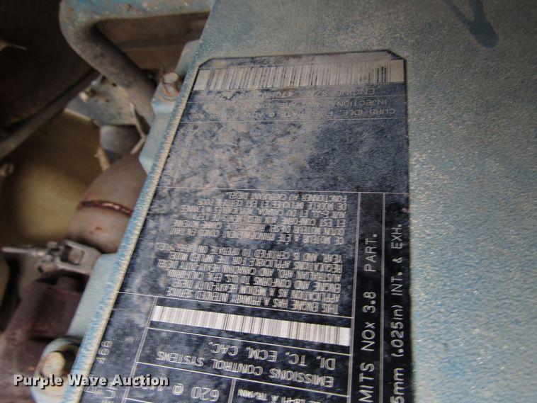 image for item DH8292 2004 International 7300 bucket truck