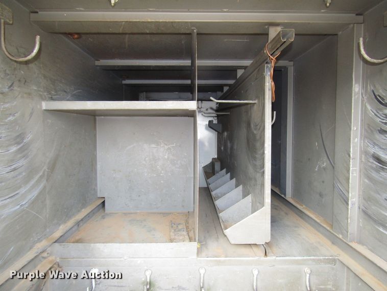 image for item DH8292 2004 International 7300 bucket truck