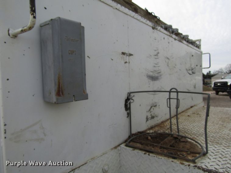 image for item DH8292 2004 International 7300 bucket truck