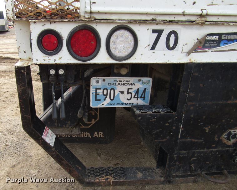 image for item DH8292 2004 International 7300 bucket truck