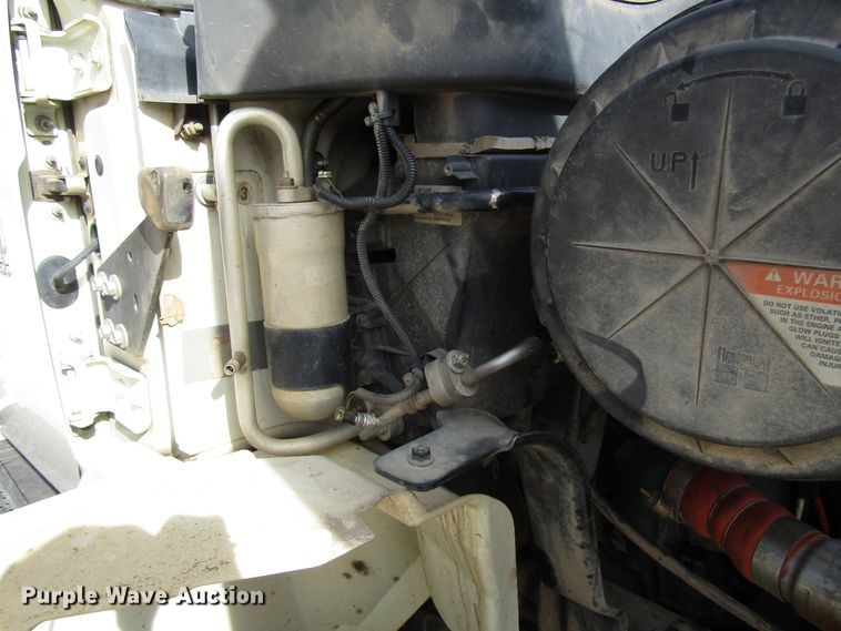 image for item DH8293 2007 International 4400 digger derrick truck