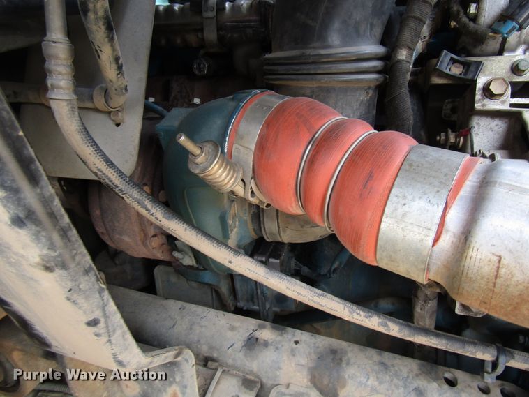 image for item DH8293 2007 International 4400 digger derrick truck