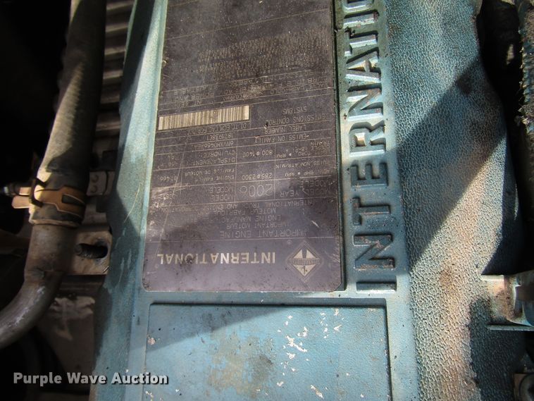 image for item DH8293 2007 International 4400 digger derrick truck